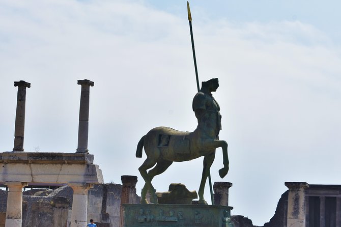 Discover the Ancient Ruins of Pompeii: Day Trip from Rome - The lunch break in Pompeii: included, but quality can swing