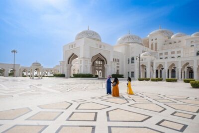 Dubai: Abu Dhabi Trip with Lunch at Al Khayma Heritage Restaurant - Sheikh Zayed Grand Mosque Center: Marble, Light, and the Dress Rules That Matter