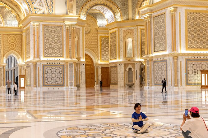 Dubai: Abu Dhabi Trip with Lunch at Al Khayma Heritage Restaurant - Lunch at Al Khayma Heritage Restaurant: The Break That Keeps the Day Comfortable