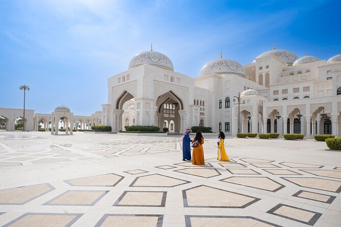 Dubai: Abu Dhabi Trip with Lunch at Al Khayma Heritage Restaurant - Sheikh Zayed Grand Mosque Center: Marble, Light, and the Dress Rules That Matter