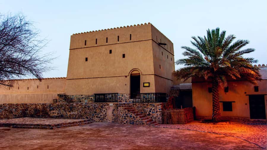 Dubai: Desert Safari or Hatta Tour with Kayaking - Two different vibes: picking between Dubai desert and Hatta mountains
