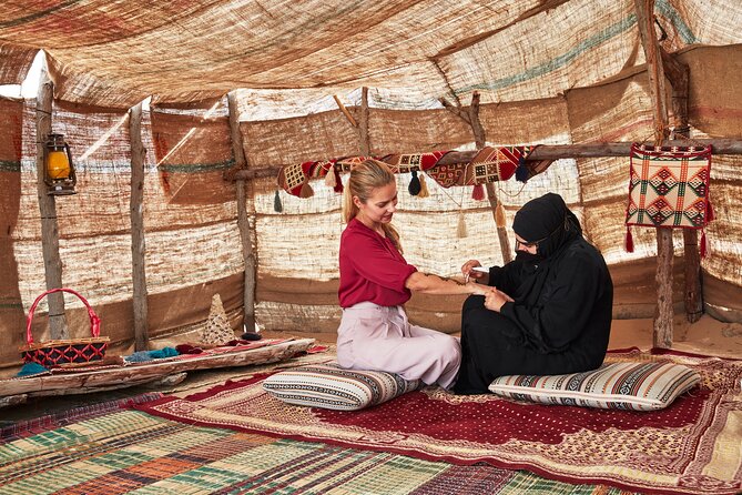 Dubai Evening Heritage Safari by Vintage G Class Al Marmoom Oasis - Campfire stories and stargazing with a telescope