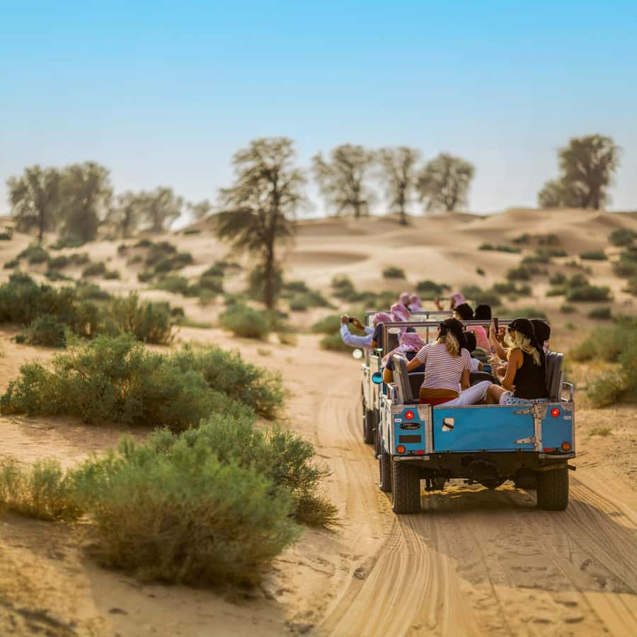 Dubai: Heritage Safari in Vintage Land Rover with Dinner - From hotel pickup to vintage Land Rover: the tone of the day