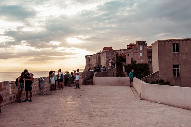 Dubrovnik: Ancient City Walls & Wars Walking Tour - Timing tips: when to go for comfort and photos