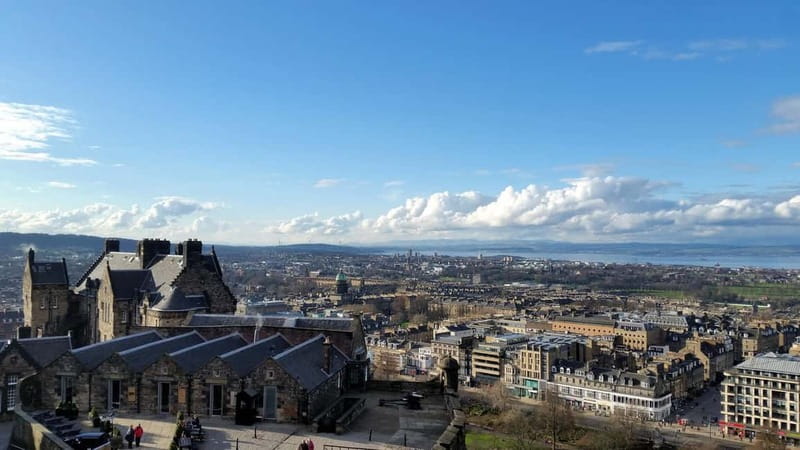 Edinburgh: Edinburgh Castle Guided History Tour with Tickets - The guide-led story behind 3,000 years of Edinburgh Castle