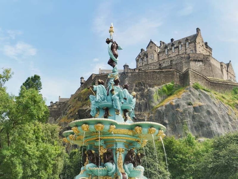 Edinburgh: Edinburgh Castle Guided History Tour with Tickets - Dungeons and military prison: the darker side, handled well