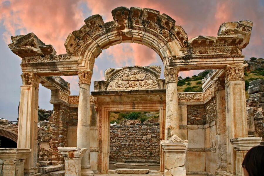 Ephesus Ancient City Highlight Tour For Cruisers - Virgin Mary House: Quiet Hill Views and Ongoing Traditions