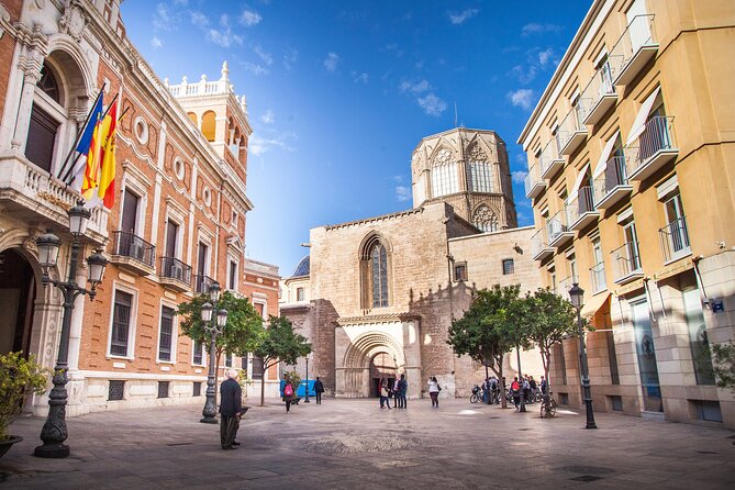 Essential Valencia and its World Heritage sites - Estació del Nord: an Art Nouveau welcome with real interior time