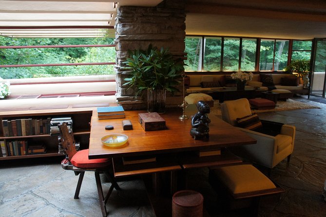 FALLINGWATER - America's UNESCO World Heritage Masterpiece! - Stop 1: Fallingwater grounds, design clues, and what to watch for