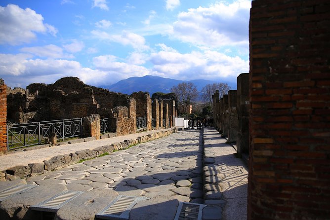 Fast Access Exclusive Private Ancient Pompeii Half Day Tour with Local Guide - Stop 2: Teatro Grande, the big open-air stage