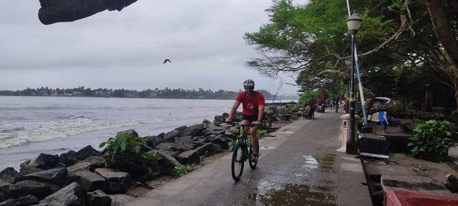 Fort Kochi Heritage Day Cycling Tour - Chinese Fishing Nets: Seeing the Shore With Real Context