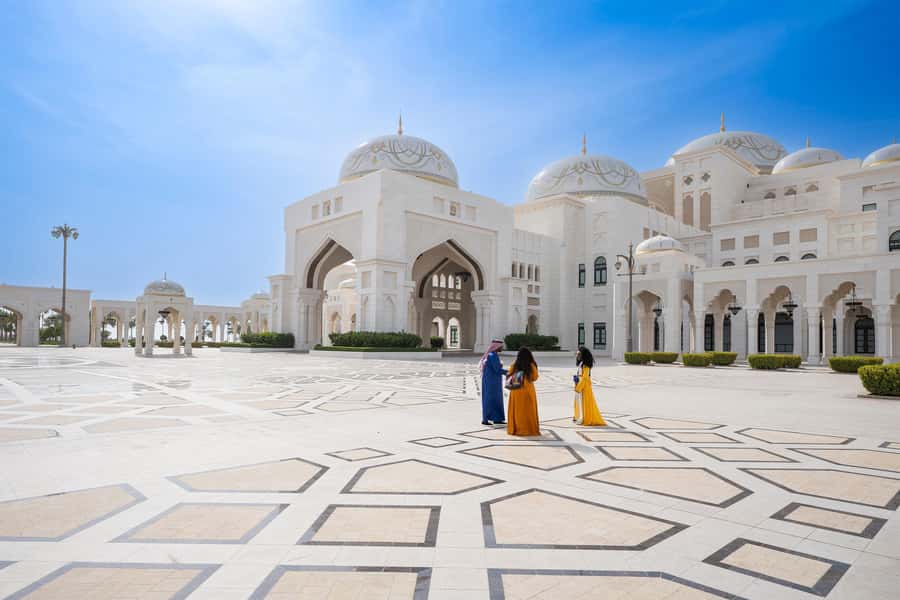 From Abu Dhabi: Grand Mosque, Royal Palace& Heritage Village - A 5-hour Abu Dhabi culture route with three big stops