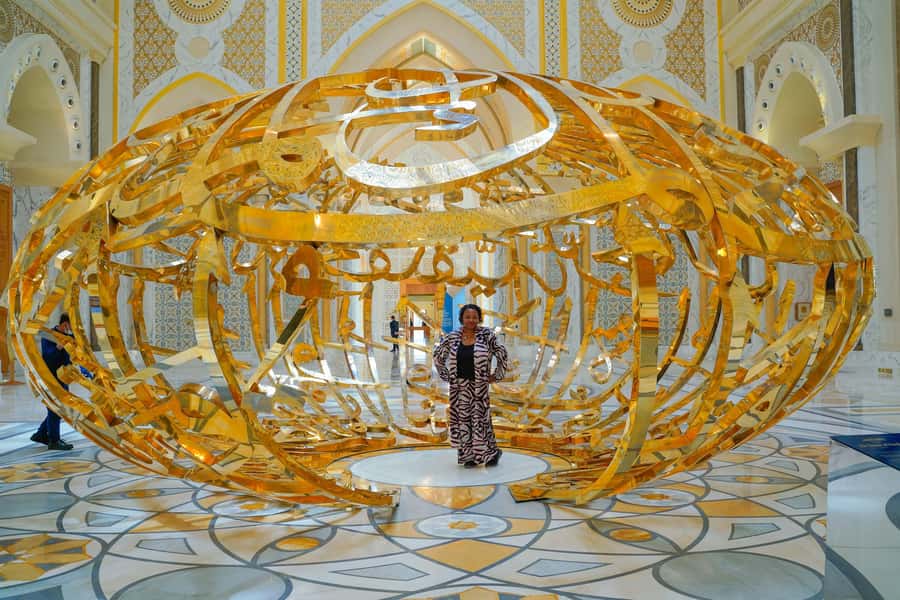 From Abu Dhabi: Grand Mosque, Royal Palace& Heritage Village - Sheikh Zayed Grand Mosque: Islamic art plus the strict dress code