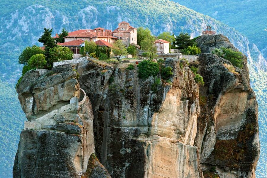 From Athens: Explore Ancient Greece 4-Day Tour - Day 3: Delphi’s Worship Atmosphere and Kalambaka Under Meteora