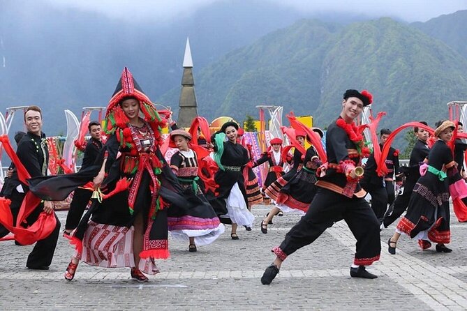 From Hanoi : Sapa Moutain Trek - Halong bay Heritage - Sapa Day 2: rice terraces, streams, and time with ethnic communities