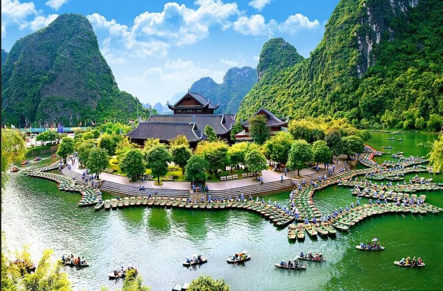 From Hanoi: Trang An eco-tourism - Hoa Lu ancient & Mua Cave - Lunch Break: Local Food, Expect Mixed-to-Okay Quality