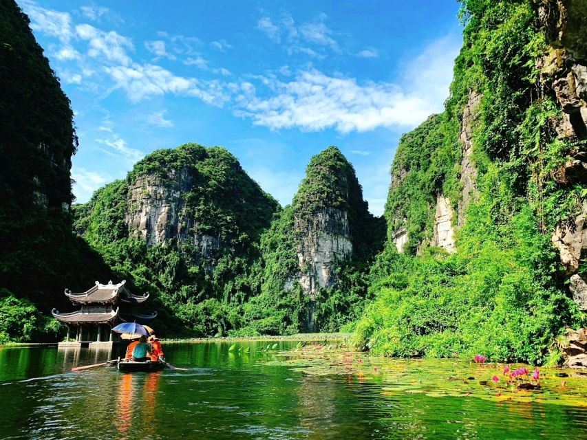 From Hanoi: Trang An eco-tourism - Hoa Lu ancient & Mua Cave - Trang An Eco-Tour: Rowboat Through Caves and Limestone Passages
