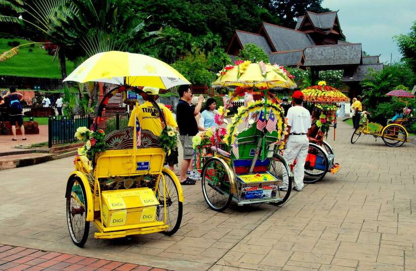 From Kuala Lumpur: Full-Day Historical Tour of Malacca - Stadthuys and Red Square: Your Launchpad into Malacca’s Center