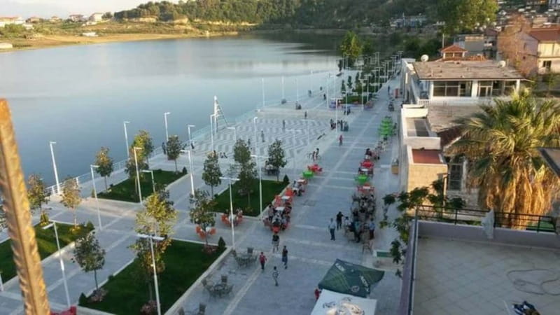 From Tirana: Berat UNESCO Heritage & Belshi Lake Tour - Onufri Museum option: red-and-gold icon art without overpacking the day