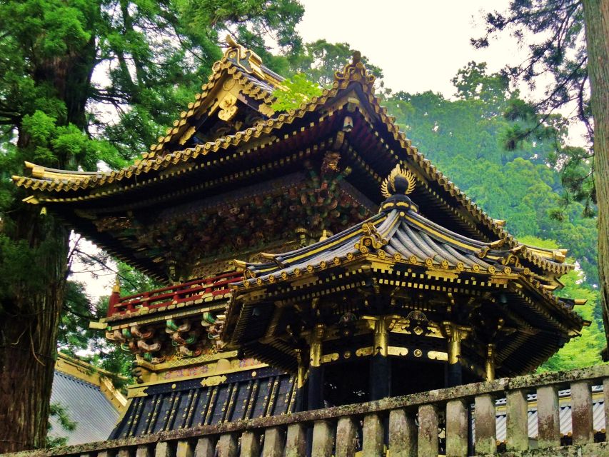 From Tokyo: Guided Day Trip to Nikko World Heritage Sites - Entering UNESCO Nikko Toshogu: What the Guided Walk Adds