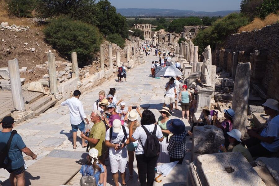 Full-Day Tour of Ancient Ruins in Ephesus from Izmir - Getting to Selçuk: Air-Conditioned Comfort and a Smooth Start