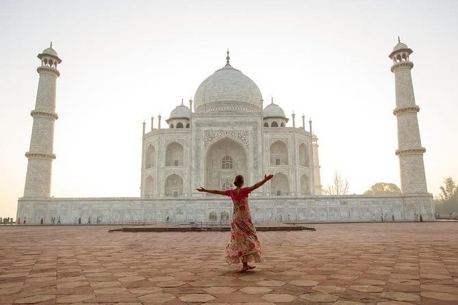 Full Day Tour of Delhi Including a Heritage Walk in Old Delhi - India Gate and Lutyens Delhi drive-by: monuments plus context