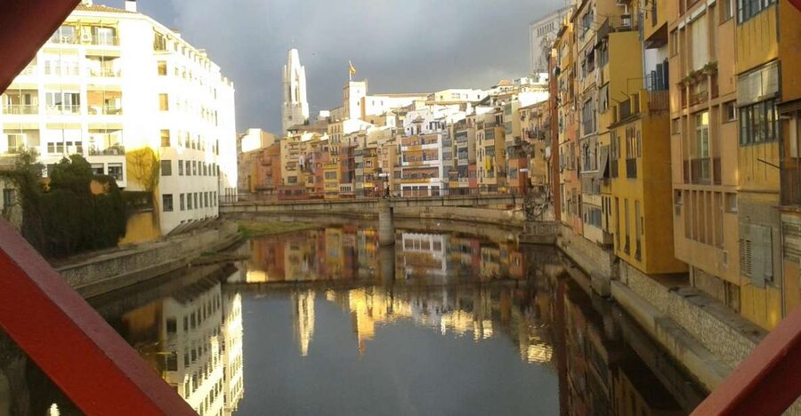 Girona: Jewish Heritage Guided City Tour and Museum Visit - Finding your way in Girona: meet at Plaça Sant Feliu
