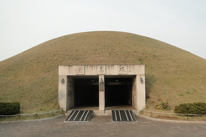 Gyeongju The UNESCO World heritage sites tour(Private tour) - Cheonmachong Tomb and Tumuli Park: Getting close to Silla royalty
