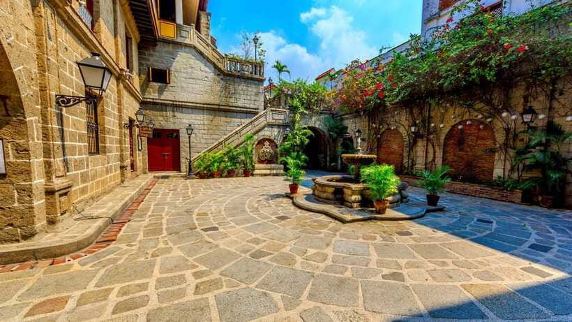Half-Day Heritage Tour: Manila’s Historic Gems - Paco Park and Cemetery: A Quiet Reset Before You Head Back