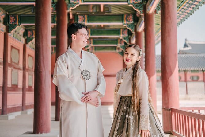 Hanbok Photoshoot and History Tour at Gyeongbokgung Palace - Key highlights
