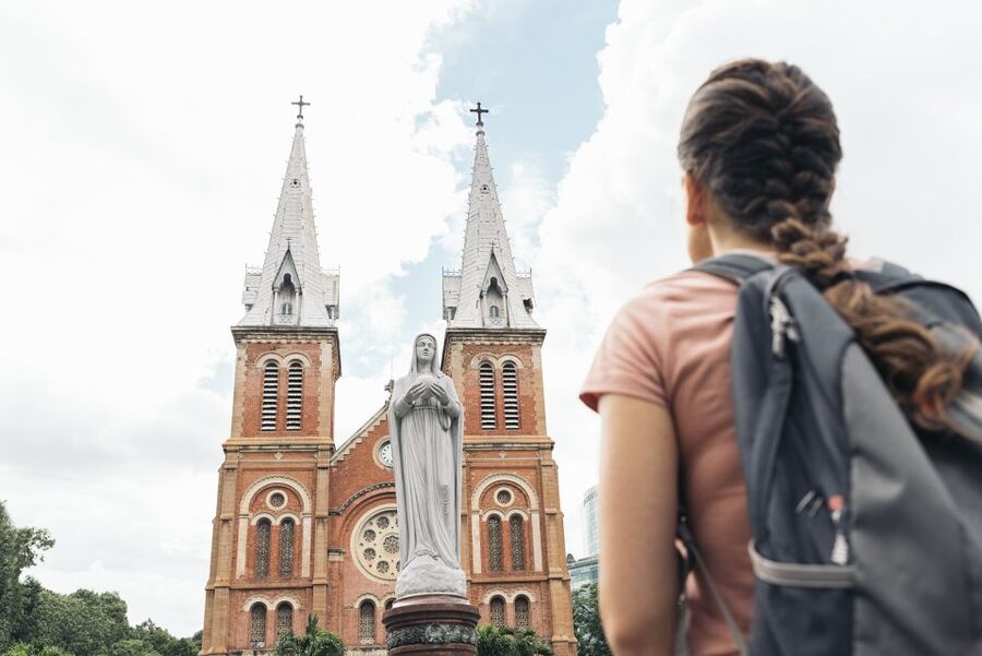 HCMC: English or German War History Tour: Tunnels & Museums - Notre Dame Cathedral and Central Post Office: French lines in Saigon