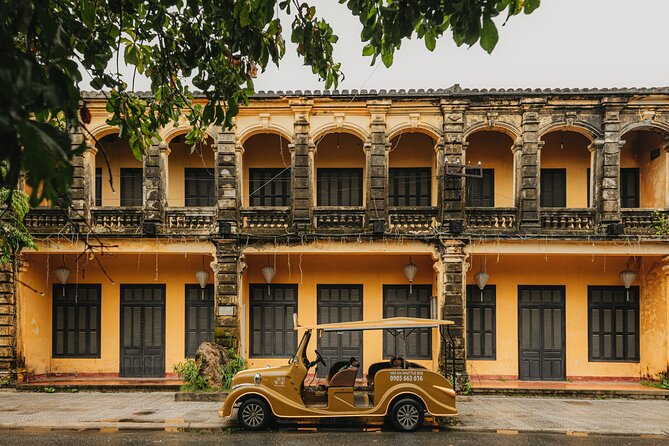 Heritage Adventure Private Tour by Electric Car - Central Market and the Thu Bon River crossing: your orientation fast