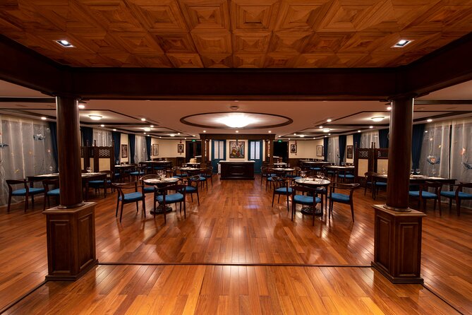 Heritage Binh Chuan 2 Days 1 Night discovery in Lan Ha Bay - Food and onboard vibe: where the value shows up