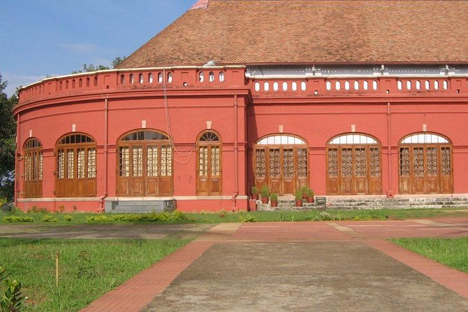 Heritage & Cultural Walk of Trivandrum 2 Hour Guided Walking Tour - Kanakakunnu Palace Flag Post: Starting With a Sense of Place