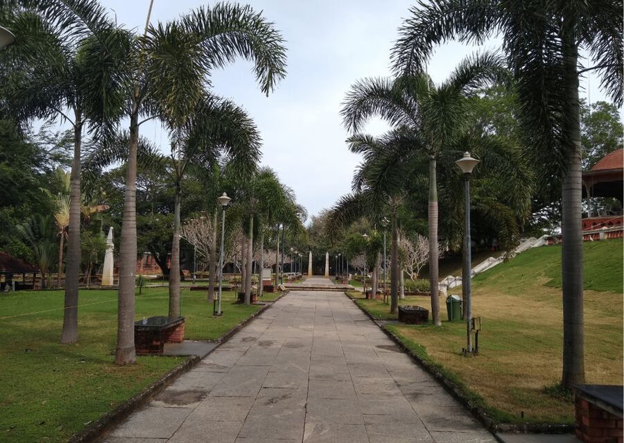 Heritage & Cultural Walk of Trivandrum Guided Walking Tour - Napier Museum: where art and natural history share a wall