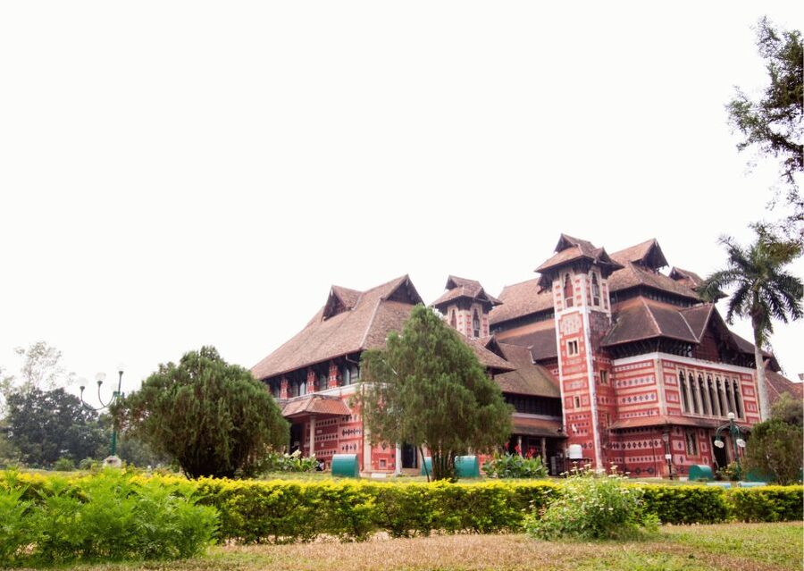 Heritage & Cultural Walk of Trivandrum Guided Walking Tour - Finishing at the Kerala Government Secretariat: your easy reset point