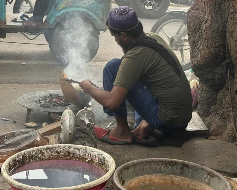 Heritage Walk & Street Food Tasting in Jaipur - Starting at Golcha Cinema: how to set yourself up for an easy, fun walk