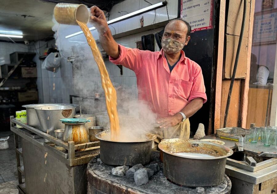 Heritage Walk & Street Food Tasting in Jaipur - What you’ll actually taste: samosa, kachori, sweets, and masala chai