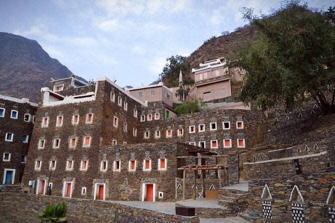 Historical & Heritage Tour in Abha- Rijal Almaa Village - Morning Hike at Al Soudah: Peak Views and Cloud Chances