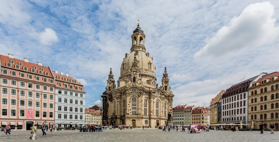 Historical tour of the old town including a Saxon dinner - Old Town Stories, Then a Proper Saxon Meal