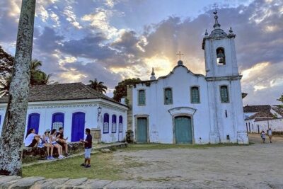 Historical Tour with Cachaça Tasting - BY PARATY TOURS - Meeting point and timing: an evening stroll that stays manageable