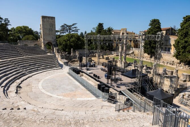 Historical Walking Tour of Ancient Arles with an APP - Stop-by-stop: how the walk plays out in real time