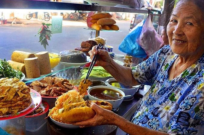 Hoi An Ancient Town - Night Market Street Food Walking Tours - Ancient Town entry + the river boat break: seeing it without the push
