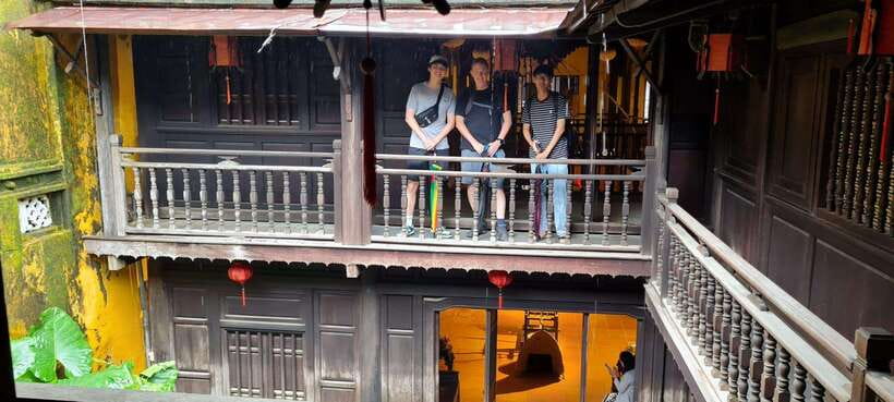 Hoi An Ancient Town - Walking Tour with Local Guide - Traditional Art Performance House: Culture You Can Watch (and Ask About)