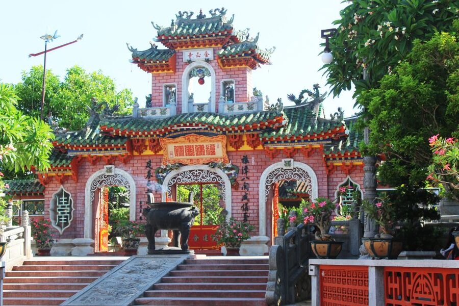 Hoi An: Half-Day Heritage Walking Tour - A traditional art performance theatre stop—nice, but check your expectations