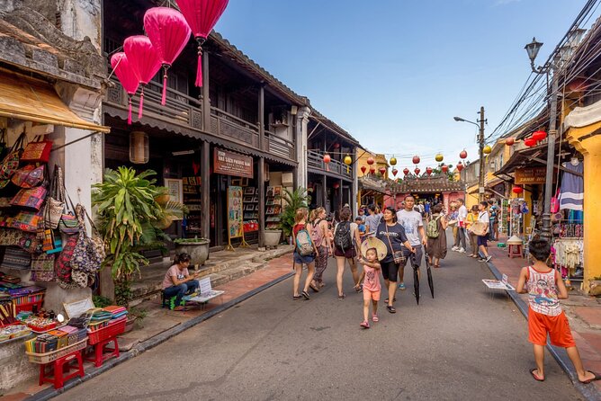 Hoi An Night Market - Ancient Town street food tours by Night - The First Bite: Banh Mi at a Local Bakery Start