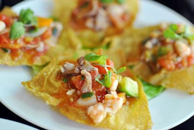 Hoi An Night Market - Ancient Town street food tours by Night - Small Group Energy (Up to 8 or 12): Why the Size Matters for Food