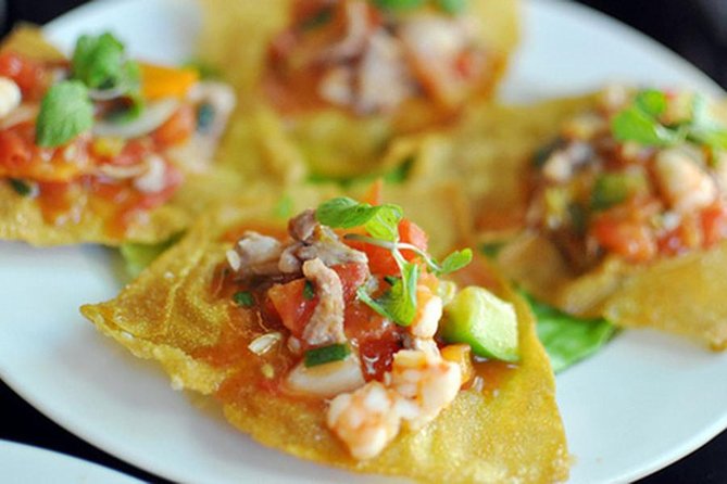 Hoi An Night Market - Ancient Town street food tours by Night - Small Group Energy (Up to 8 or 12): Why the Size Matters for Food