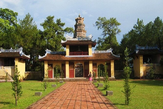 Hue Motorbike & Boat Tour to Countryside & Heritage Sites - Thuy Xuan Incense Village and Pagoda Etiquette with a Sarong