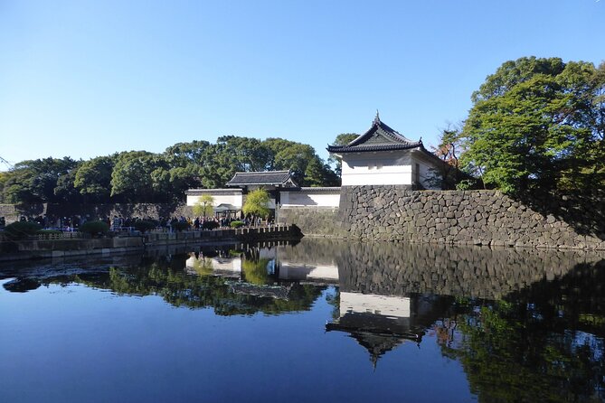 Imperial Palace East Garden and Edo Castle Walking Tour in Tokyo - Key tour takeaways
